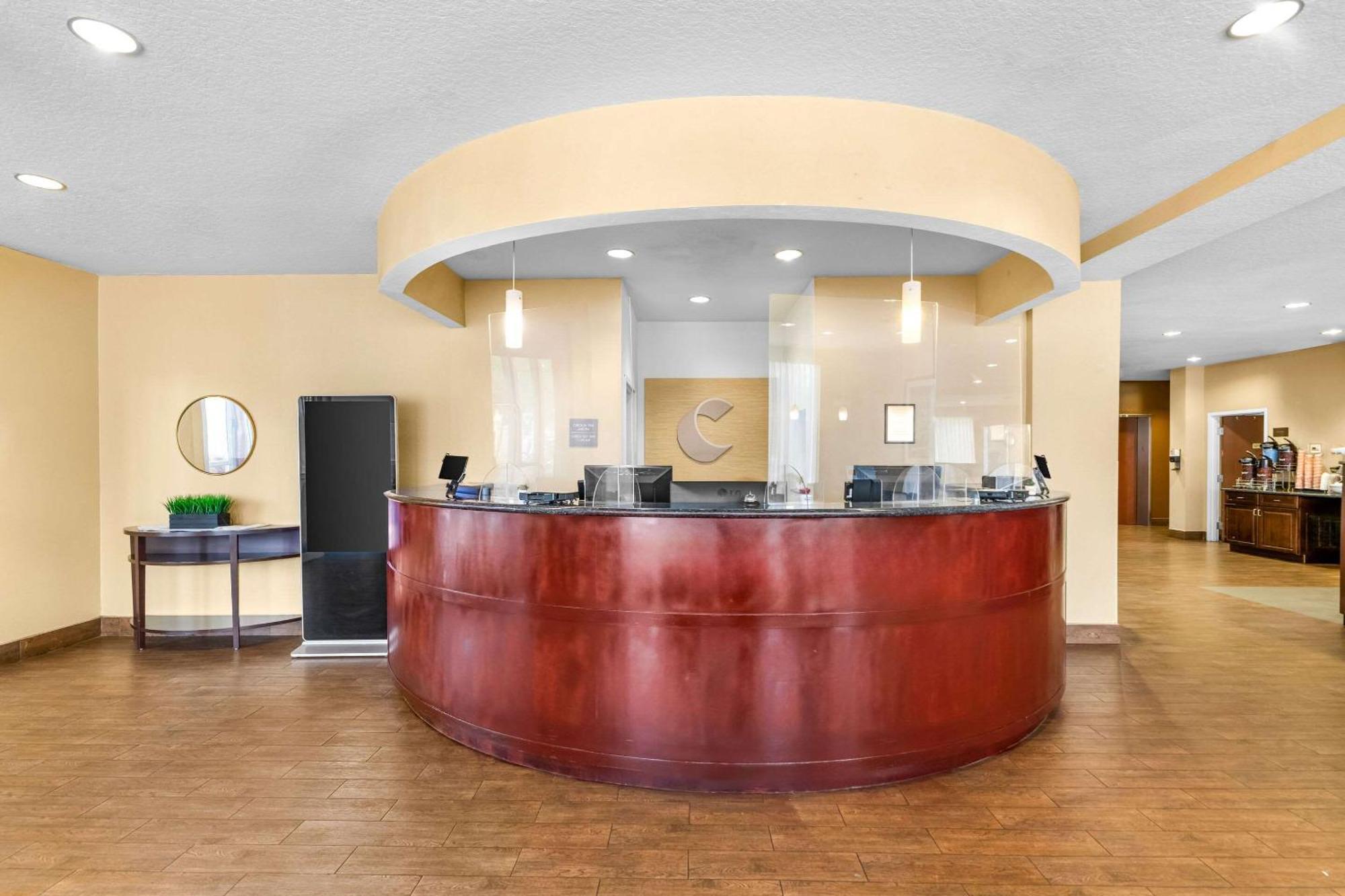 Comfort Suites Orlando Airport Exterior foto