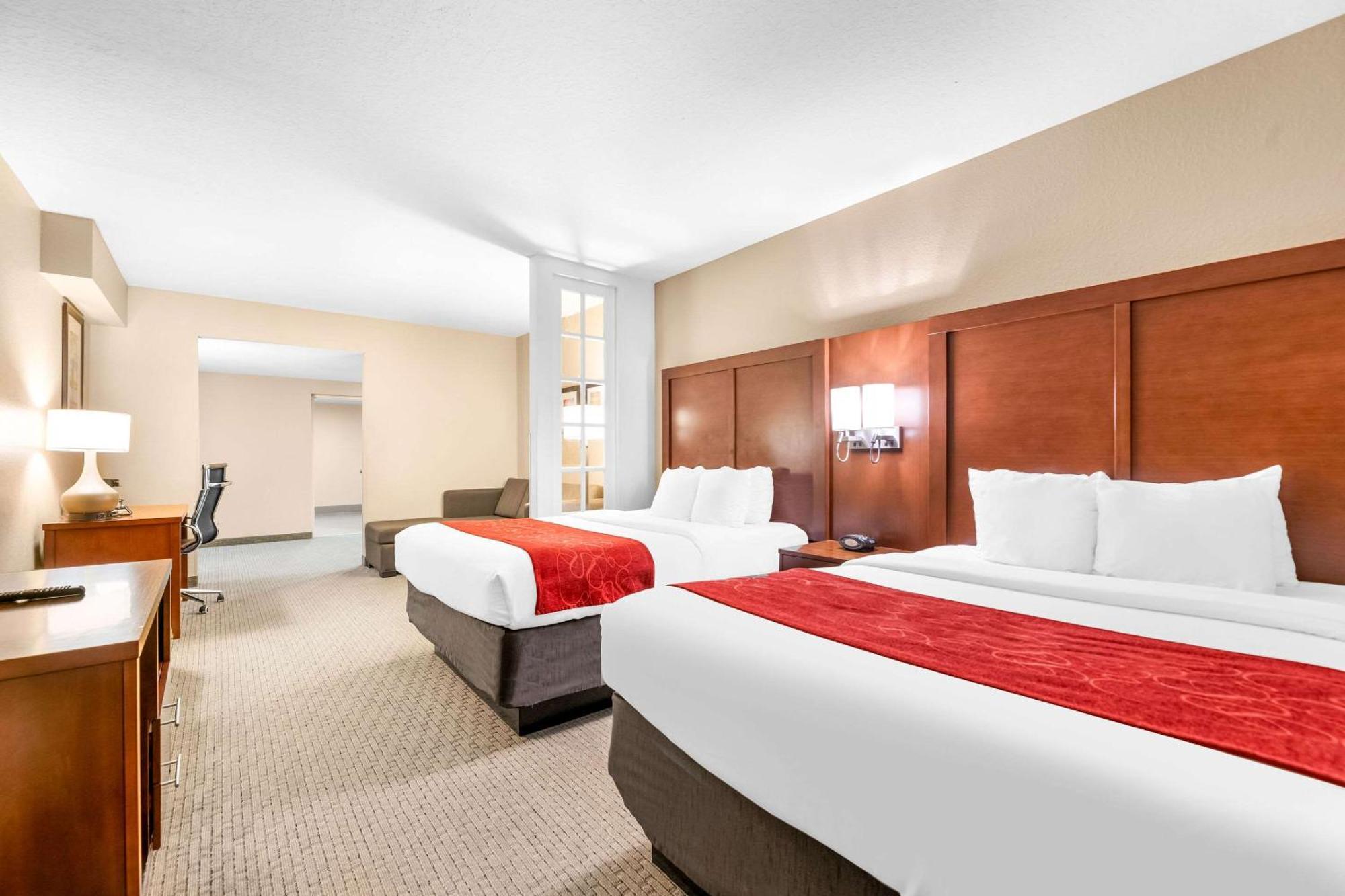 Comfort Suites Orlando Airport Exterior foto